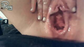 Široké amatérské kočička má velký dildo