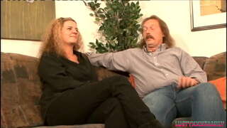 Napaljena milf sa ogromnim jugs dobiti kurac njen brat u zakonu pustiti ga sperma na nju velike sise