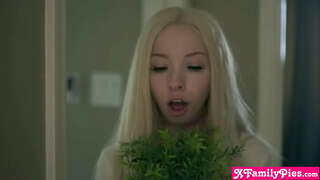 Min omättliga ung petite styvsyster kunde inte sluta maturbating slampa