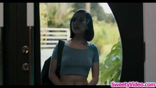 Sexy maseuza forfecare cu o lesbiană clientului