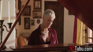 Žena u domu igra, kad muža nema doma - Ryan Kobilica, Gina Valentinovo