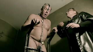 Эйприл ханым - ҡара ҡулланыу полукомбинезоны латексный рабыня